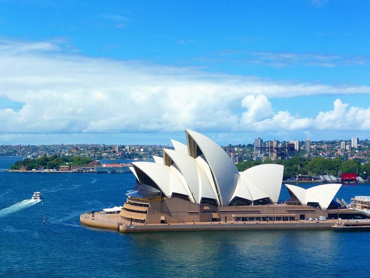 10 reasons to visit australia