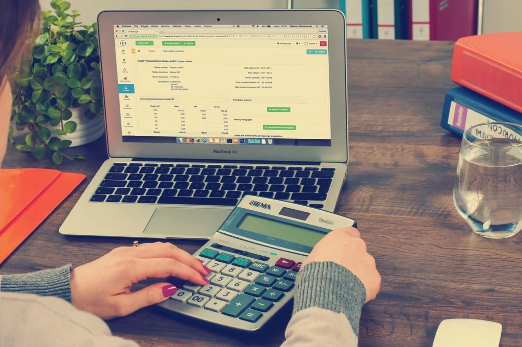 Key factors influencing Business Accounting Outsourcing Success Key factors influencing Business Accounting Outsourcing Success