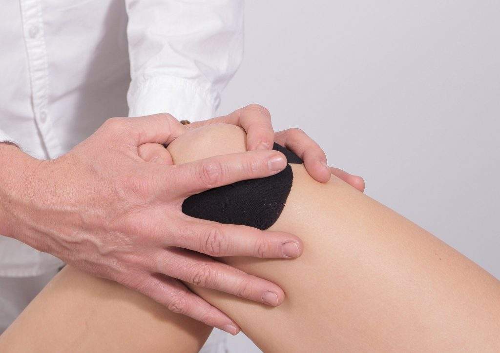 Knee Pain – Treating Your Knee With Traditional And Natural Therapy