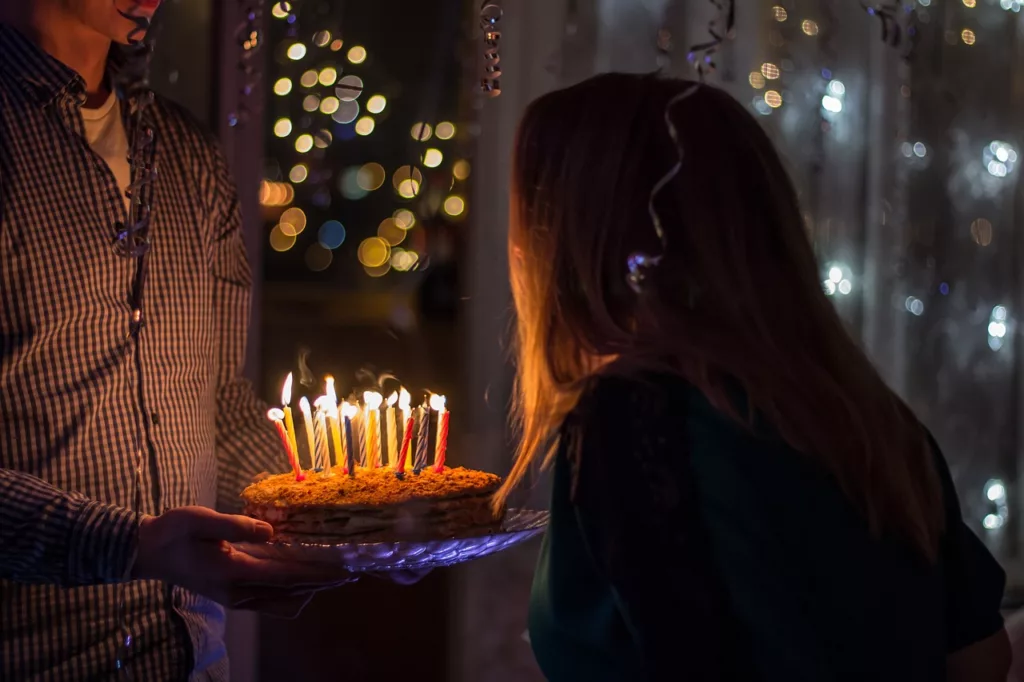 4 Most Classy & Sassy Birthday Gifts For Girlfriend 4 Most Classy & Sassy Birthday Gifts For Girlfriend