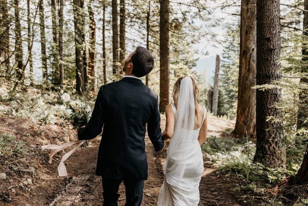 Pros of Outdoor Intimate Elopement