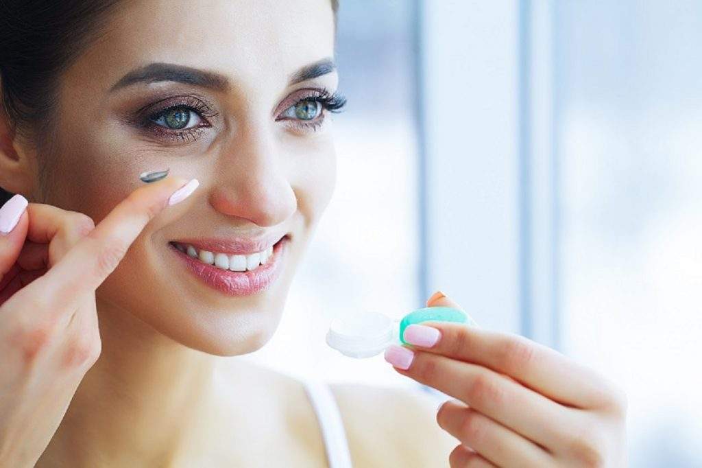 What Are The Factors To Consider Before You Buy Contact Lenses?