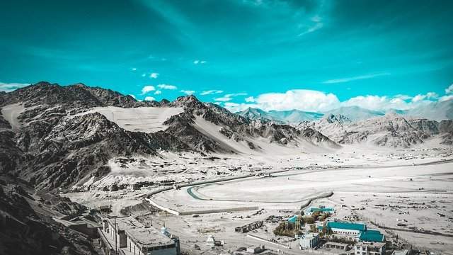 Chadar Trek In Ladakh