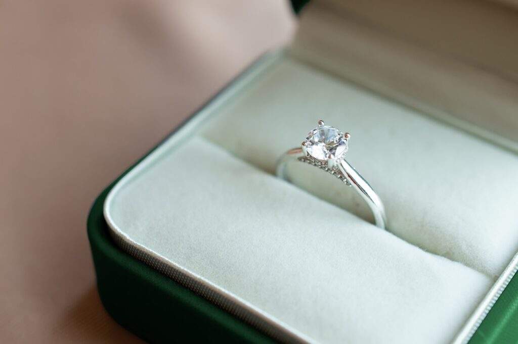 What are Signet Rings and How to Style Them? What are Signet Rings and How to Style Them?