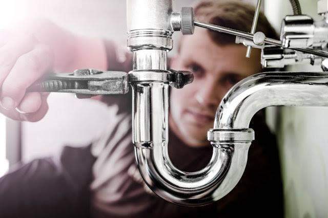 The Benefits of Hiring a Professional Plumber for Your Home Repairs