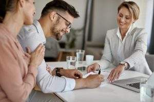 What issues come up during contract negotiations for doctors? What issues come up during contract negotiations for doctors?